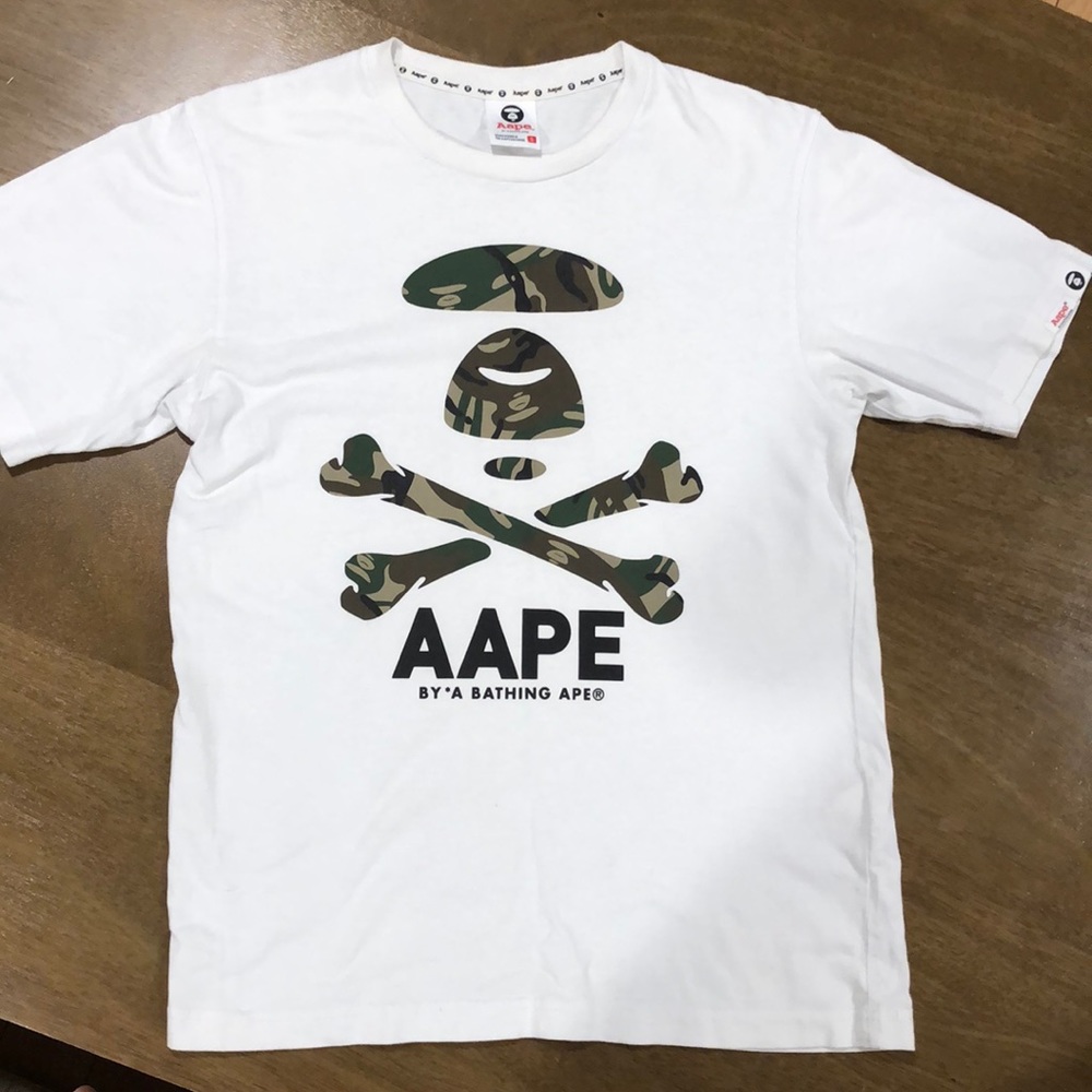 AAPE White and Camo Logo T-shirt Small